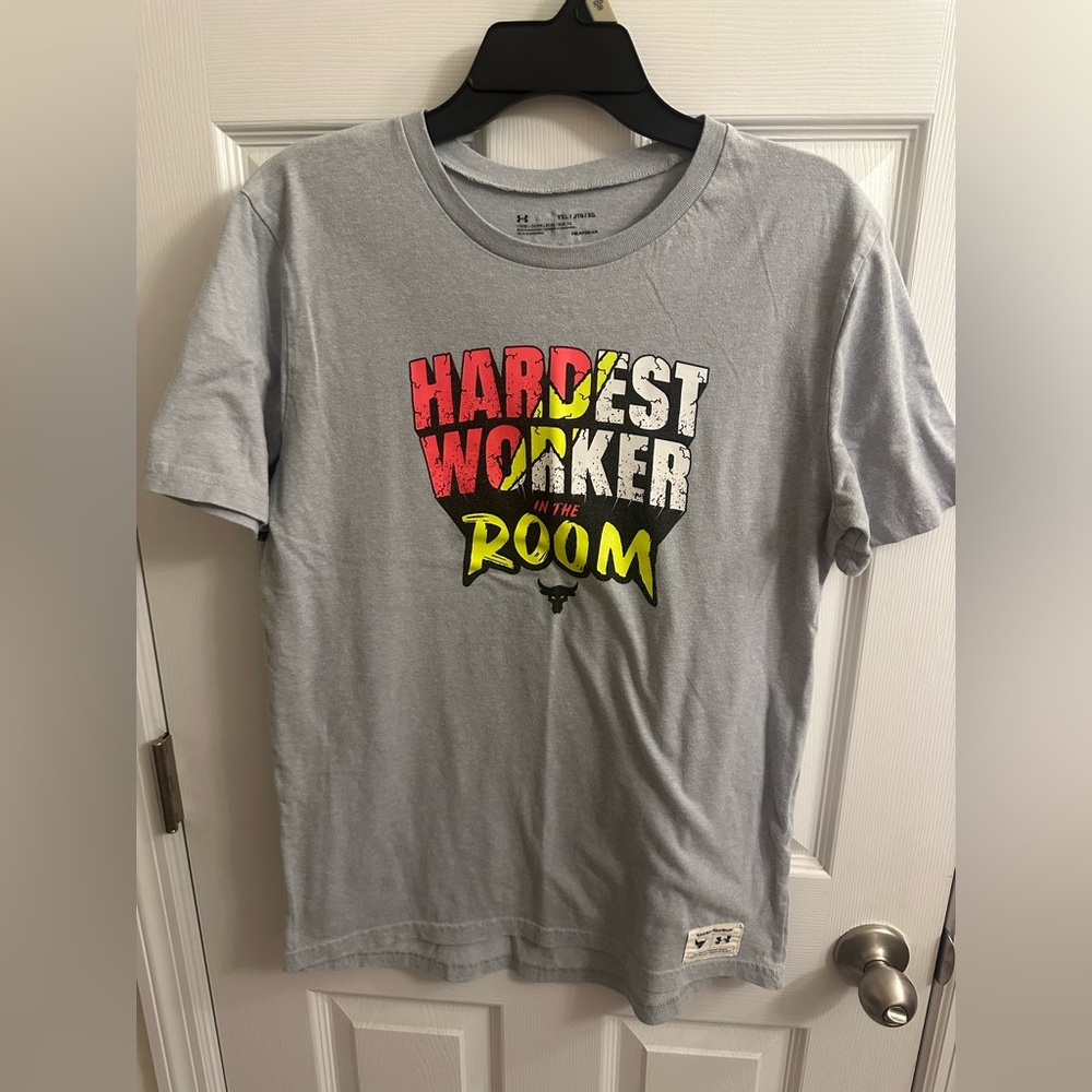 Under Armour  UA Youth Boys XL Logo T-Shirt Gray Hardest worker in the room